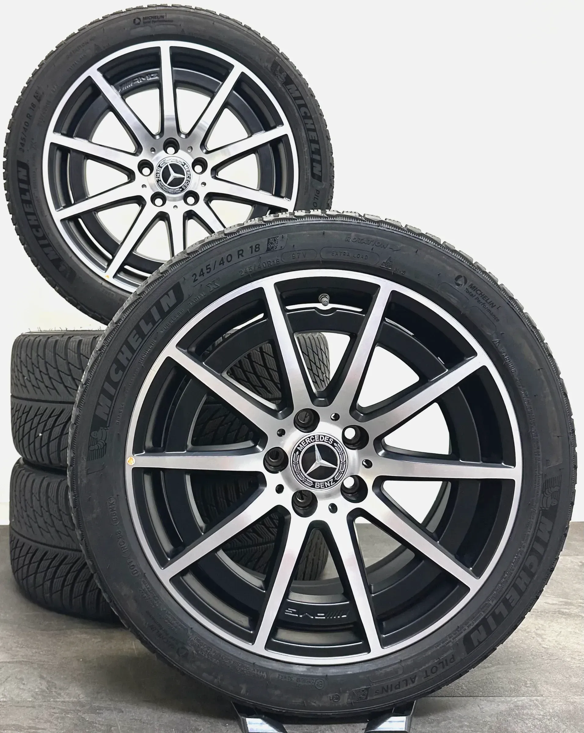 Original Mercedes A45 CLA45 18Zoll AMG Felgen A1774012100 Winterreifen 245 40R18 - Bild 1