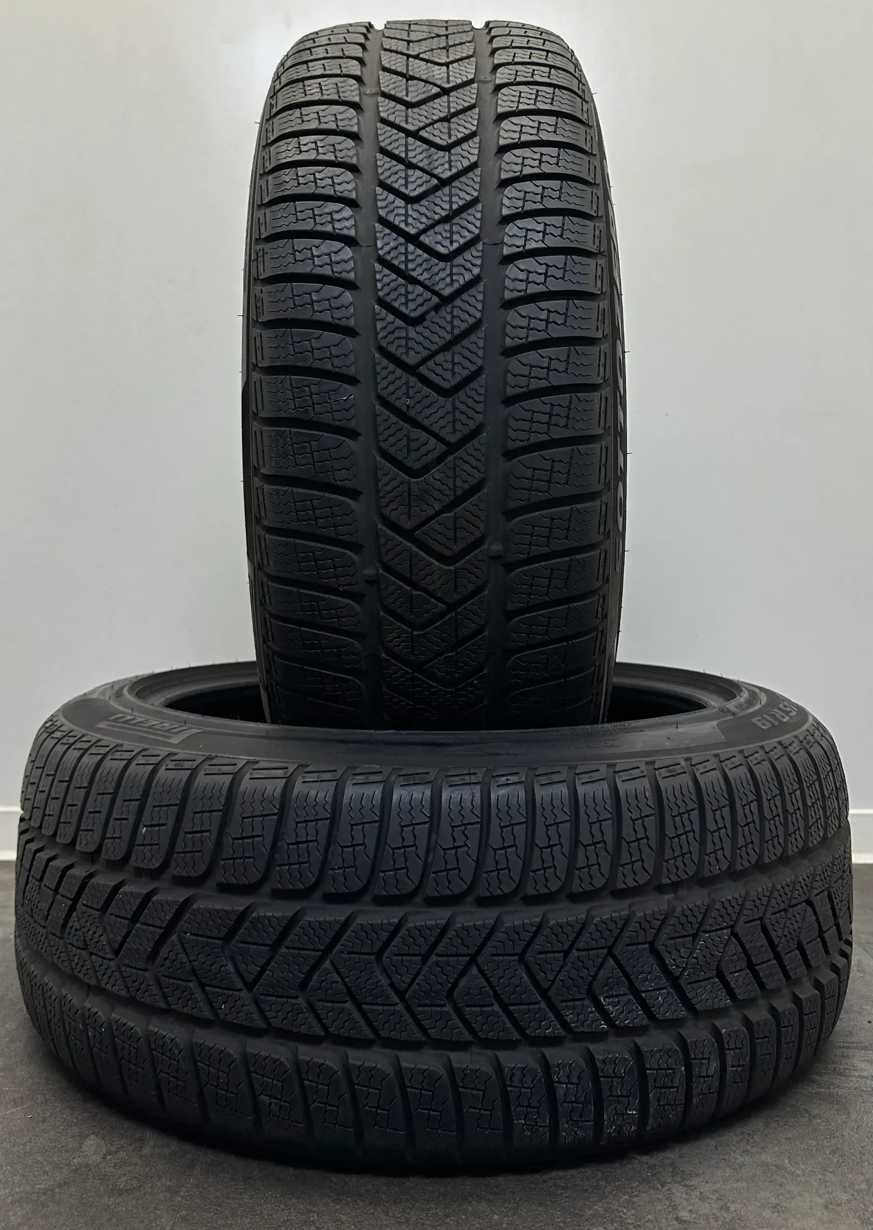 2x Winterreifen 245 45 R19 102V Pirelli Sottozero 3 MO - Bild 1