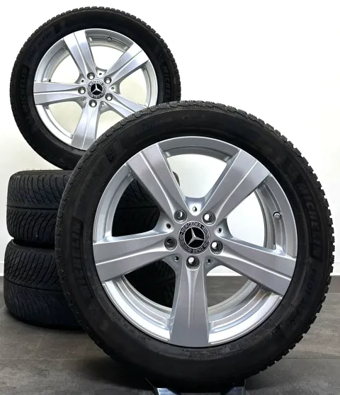 Background image for Original Mercedes C-Klasse W206 Hybrid 17Zoll Felgen Winterreifen