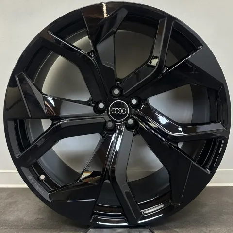 Background image for Neu Original Audi Q8 SQ8 RSQ8 23Zoll Felge 4M8601025DC 1 Stück NEU