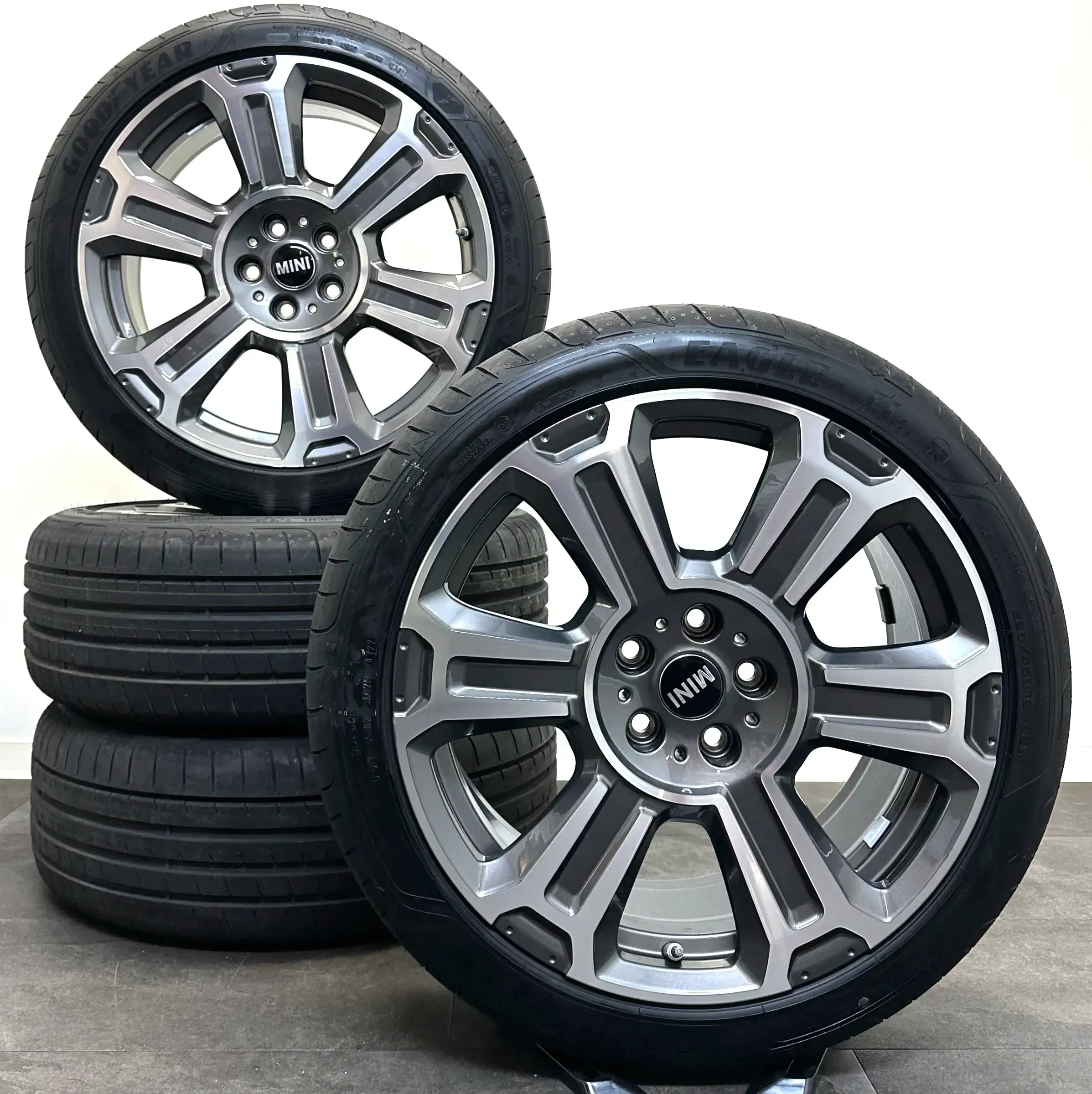 Original 18Zoll MINI F60 Countryman Turnstile Spoke 558 6888989 Sommerreifen TOP - Bild 1