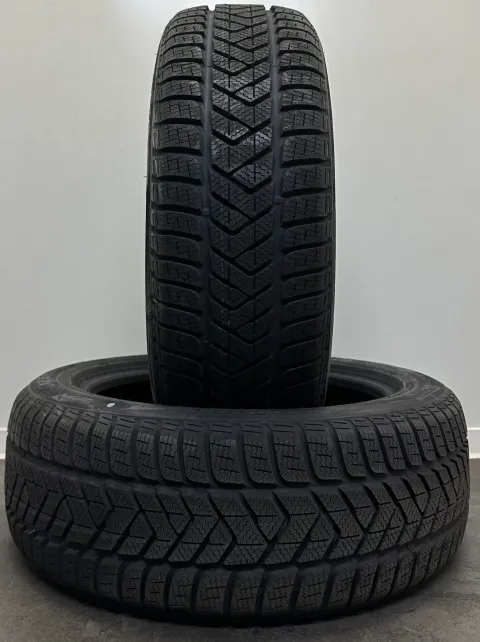 Background image for 2x Winterreifen 215 55 R18 99V Pirelli Sottozero 3 MO XL NEU