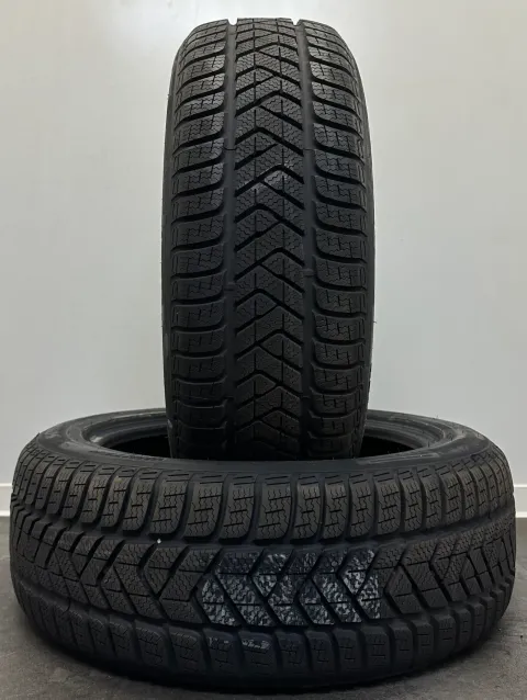 Background image for 2x Winterreifen 215 55 R18 99V Pirelli Sottozero 3 MO XL NEU