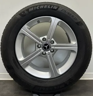 Original Mercedes GLA H247 17Zoll Felgen A1774041200 Winterreifen 215 65R17 - Bild 2