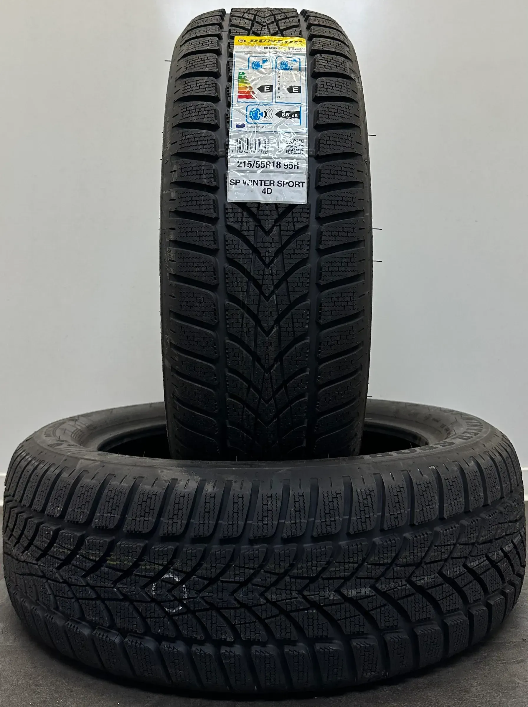 2x Winterreifen 215 55 R18 95H Dunlop SP Winter 4D MOE RFT NEU - Bild 1