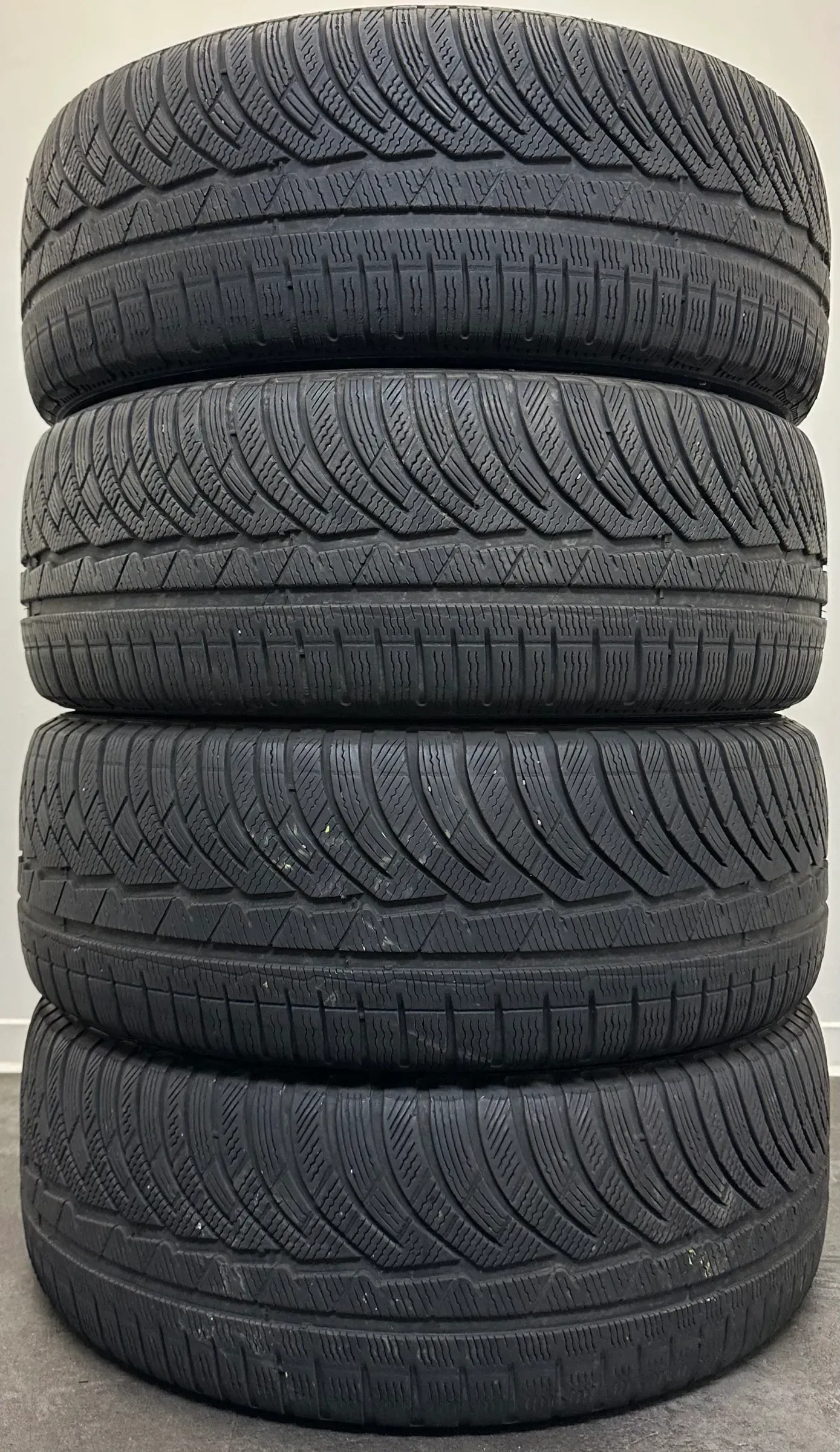 4x Winterreifen 235 55 R17 103V Michelin Pilot Alpin 5 - Bild 1