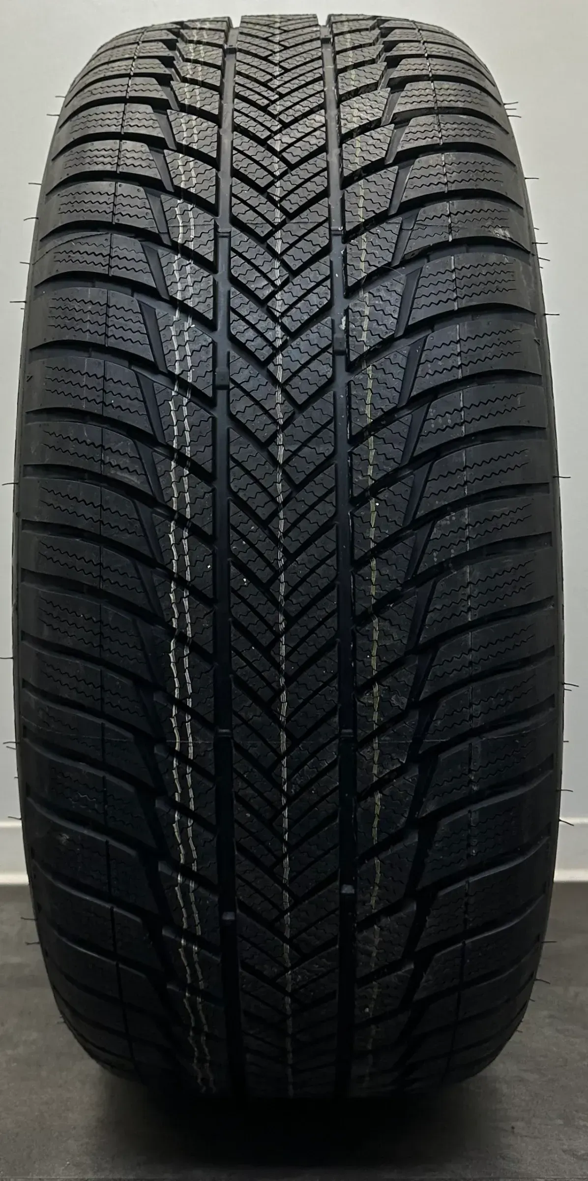 1x Winterreifen 285 45 R21 113V Bridgestone Blizzak LM001 * DOT21 - Bild 1