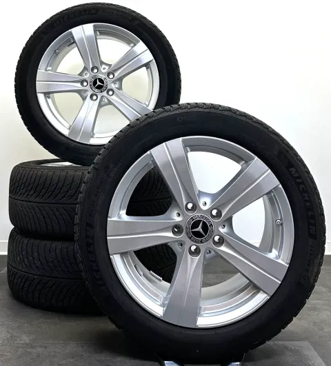 Background image for Original Mercedes C-Klasse W206 Hybrid 17Zoll Felgen Winterreifen