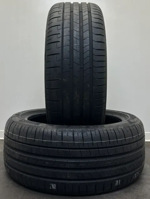 Background image for 2x Sommerreifen 245 45 R19 102Y Pirelli P-Zero PZ4 DOT23 6mm