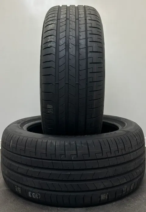 Background image for 2x Sommerreifen 245 50 R19 105Y Pirelli P-Zero PZ4 DOT22
