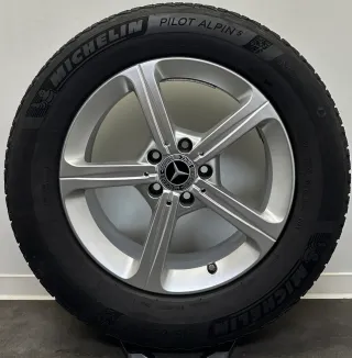 Original Mercedes GLA H247 GLB H247 17Zoll Felgen A1774041200 Winterreifen - Bild 5