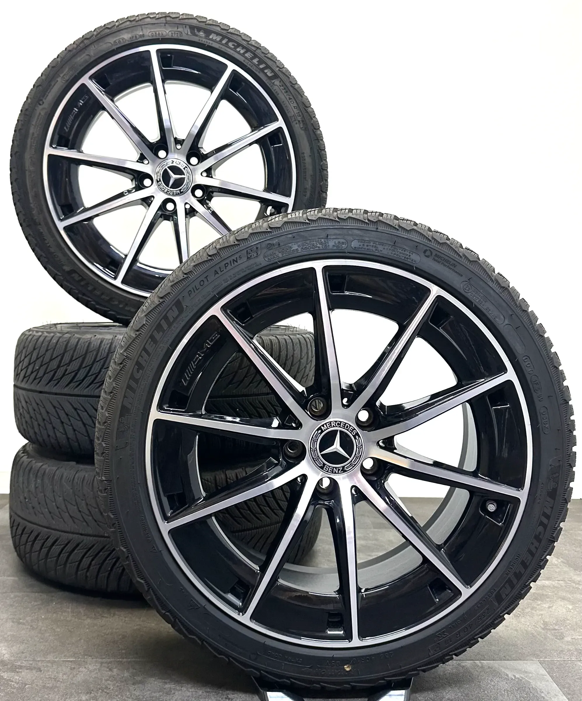 Mercedes A35 AMG W177 18Zoll Felgen A1774014300 Winterreifen 235 40R18 95V - Bild 1