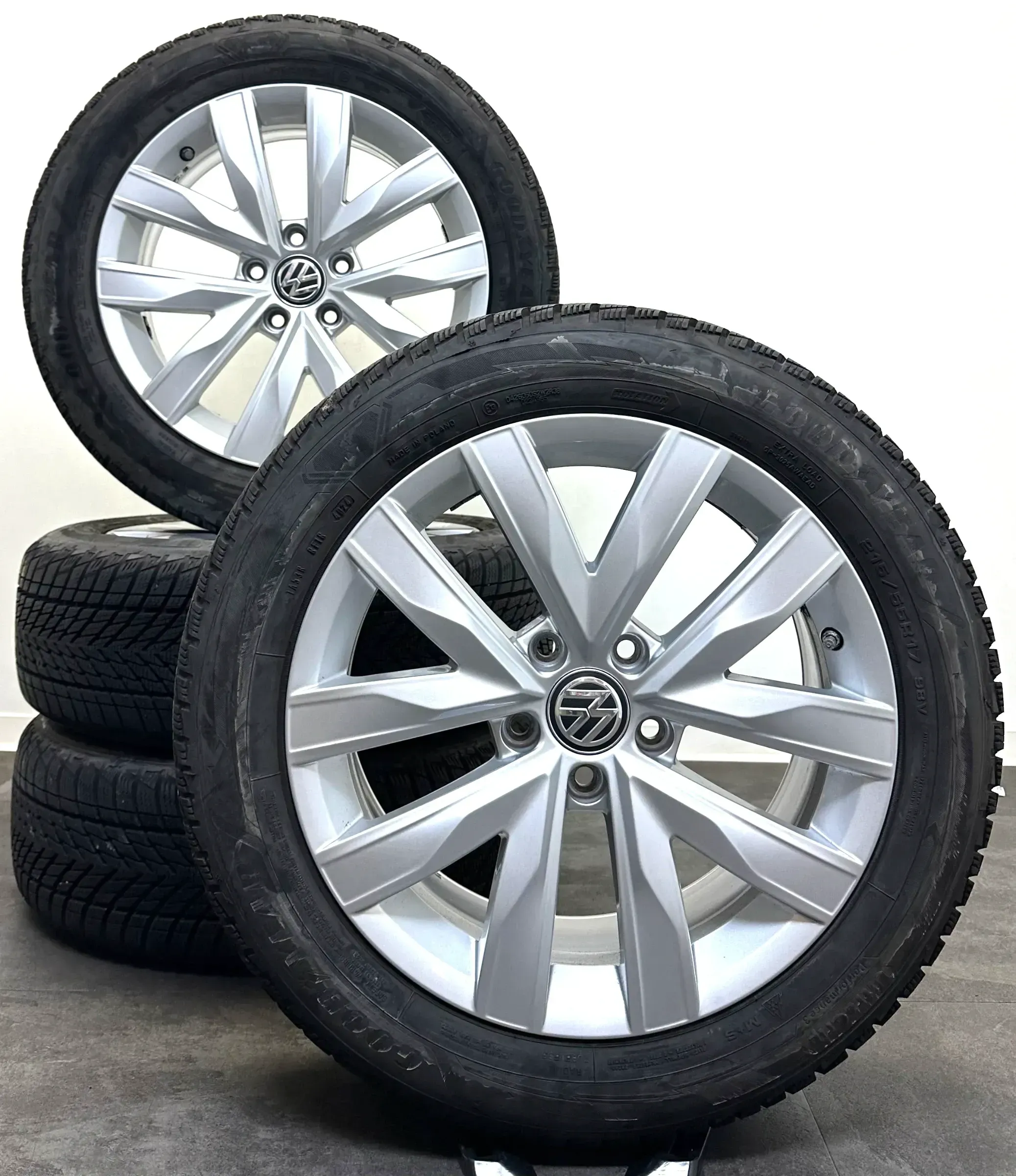 Original VW Arteon 17Zoll Felgen 3G8601025 Winterreifen 215 55R17 98V DOT24 - Bild 1