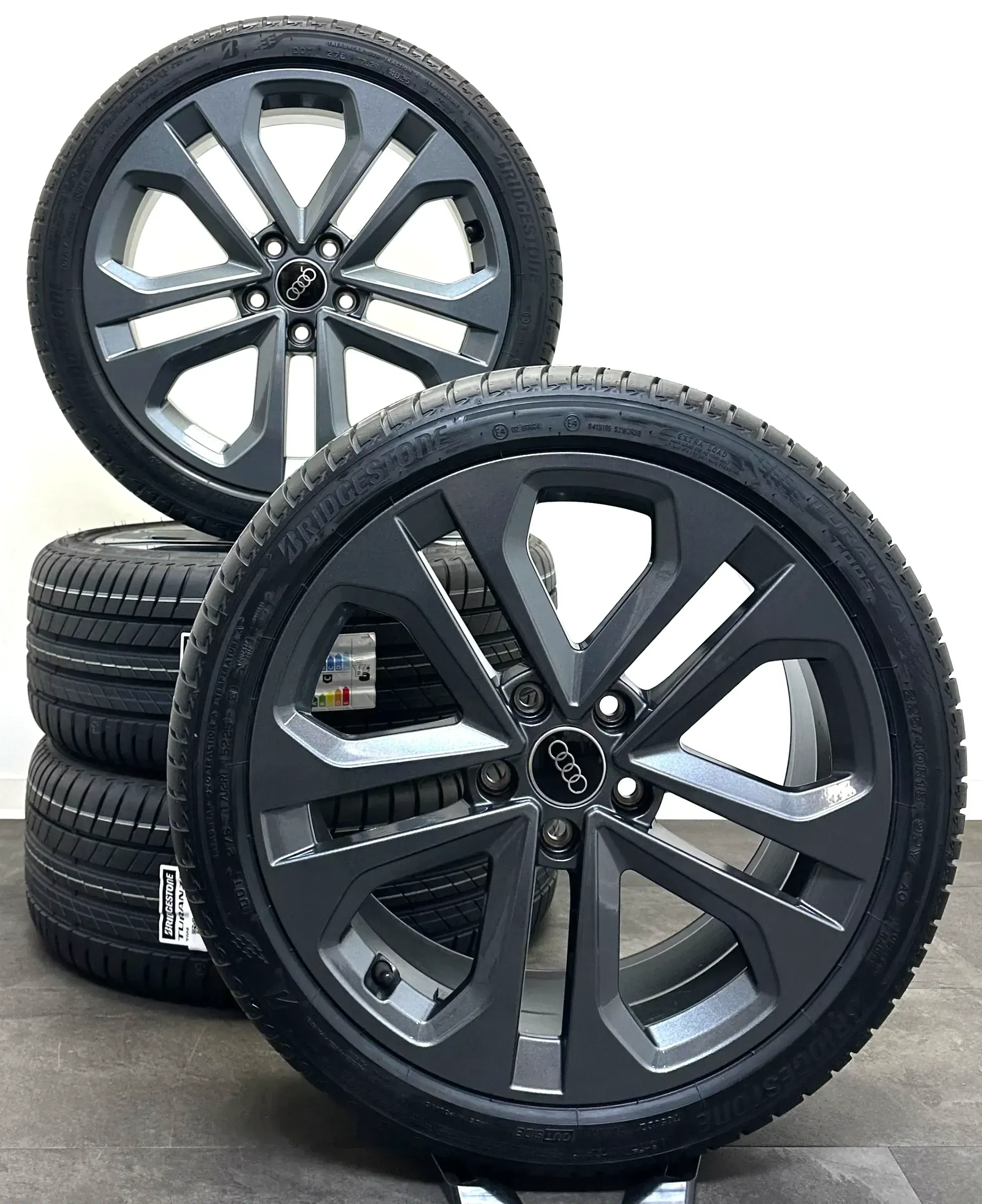 Audi A3 S3 8Y 18Zoll Felgen 8Y0601025CM Sommerreifen 225 40 R18 92Y Sommerräder - Bild 1