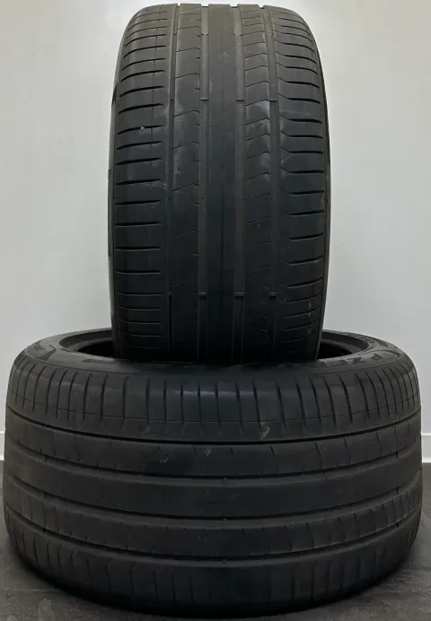 Background image for 2x Sommerreifen 285 40 R19 107Y Pirelli P Zero PZ4 DOT23