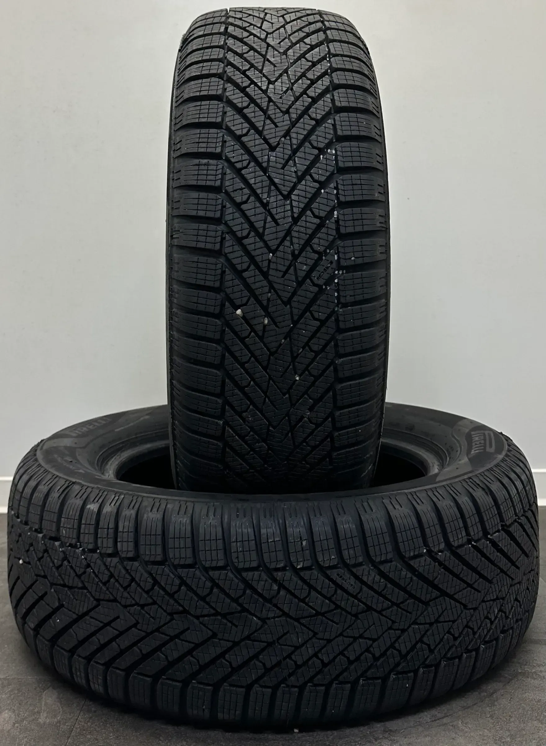 2x Winterreifen 215 60R16 99H Pirelli Cinturato Winter 2 XL DOT25 - Bild 1