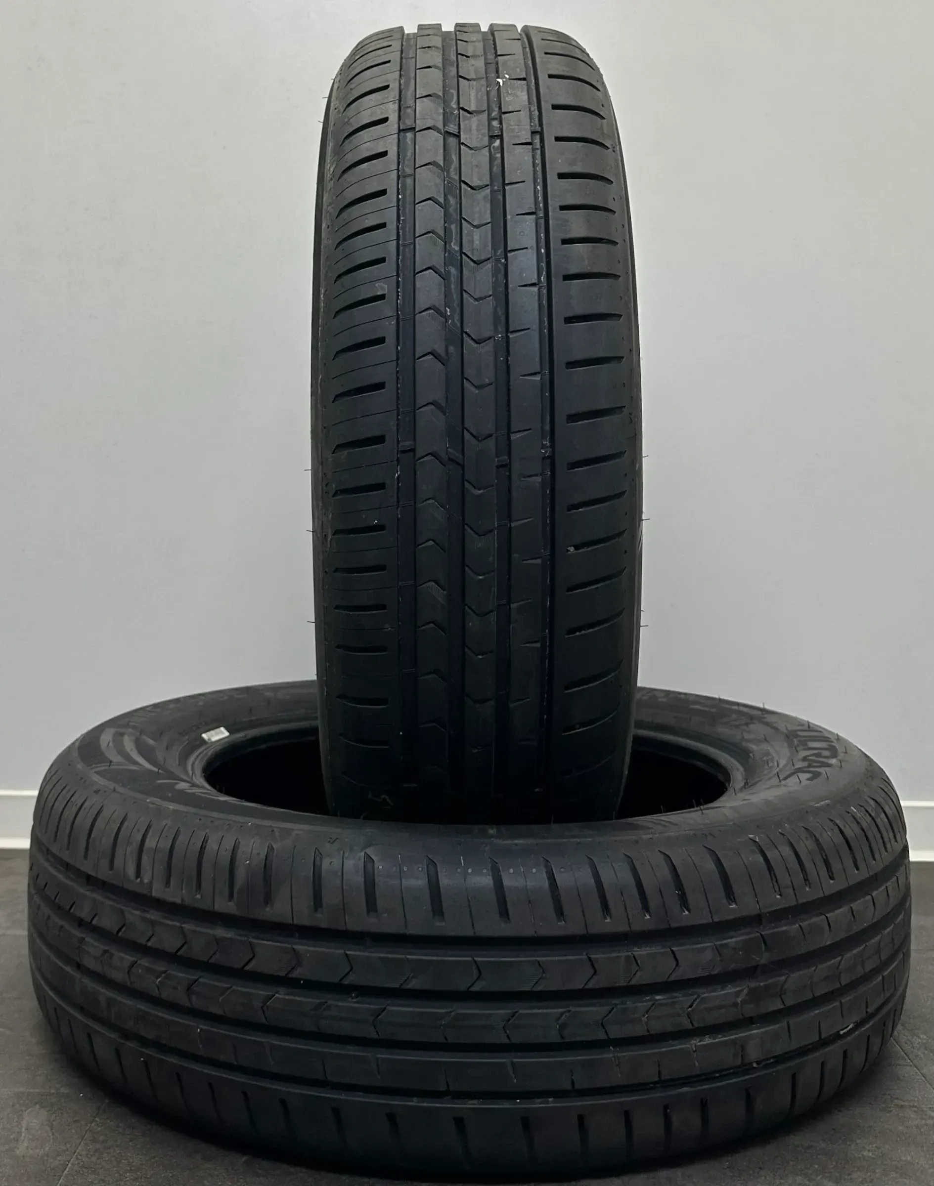 2x Sommerreifen 205 65 R17 100Y Vredestein Ultrac * DOT22 6,5mm - Bild 1